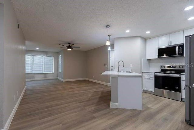 4572 COMMANDER DRIVE 1212, Orlando, FL 32822