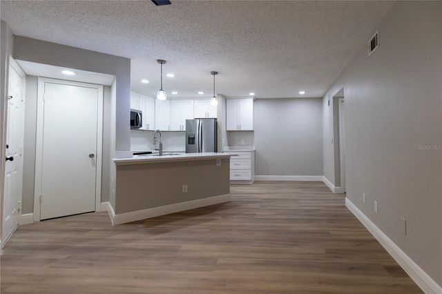 4572 COMMANDER DRIVE 1212, Orlando, FL 32822