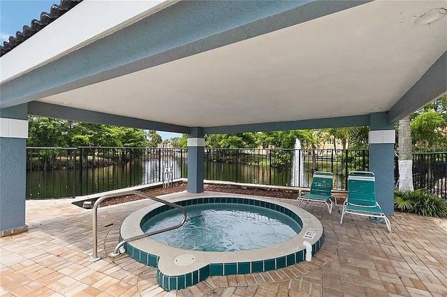 4572 COMMANDER DRIVE 1212, Orlando, FL 32822