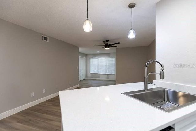 4572 COMMANDER DRIVE 1212, Orlando, FL 32822