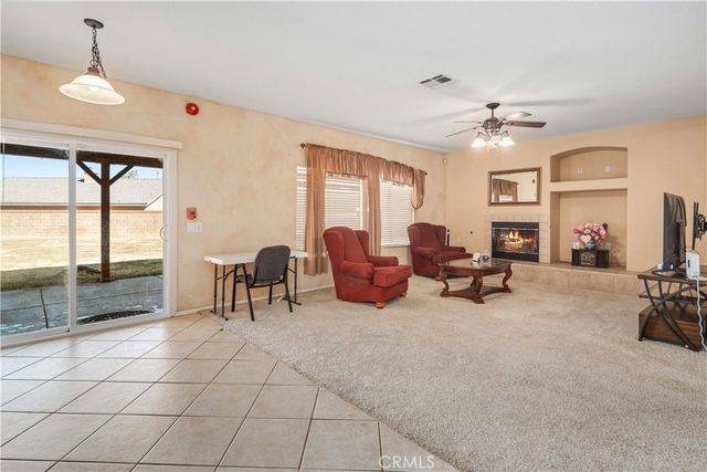 2111 Janet Dr, Lancaster, CA 93536