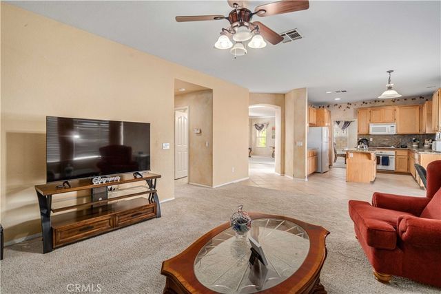 2111 Janet Dr, Lancaster, CA 93536