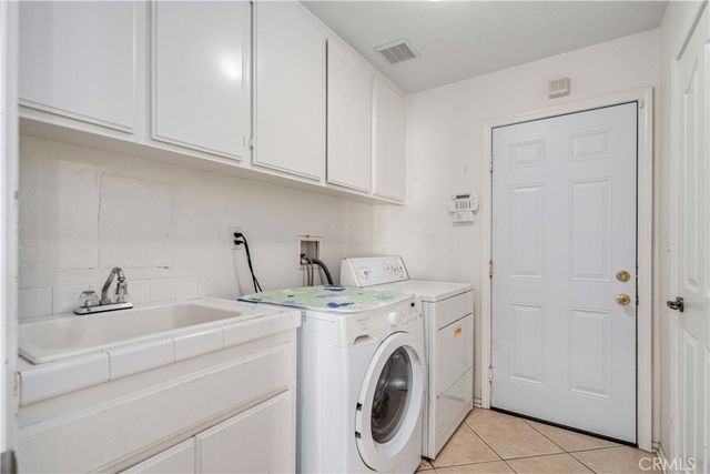 2111 Janet Dr, Lancaster, CA 93536