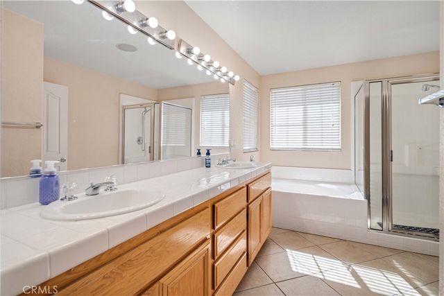 2111 Janet Dr, Lancaster, CA 93536