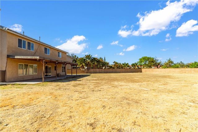 2111 Janet Dr, Lancaster, CA 93536