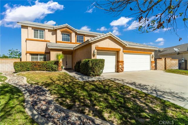 2111 Janet Dr, Lancaster, CA 93536