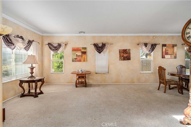 2111 Janet Dr, Lancaster, CA 93536