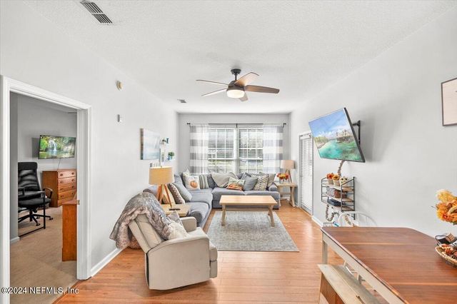 7990 BAYMEADOWS Road E, 805, Jacksonville, FL 32256