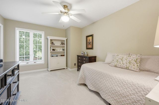 704 Evergreen Rd, Anchorage, KY 40223