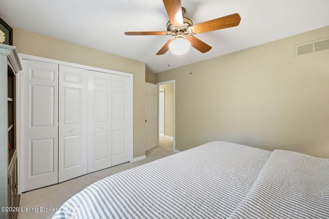 704 Evergreen Rd, Anchorage, KY 40223