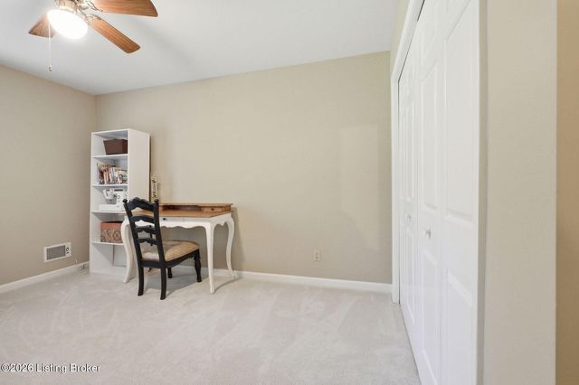 704 Evergreen Rd, Anchorage, KY 40223