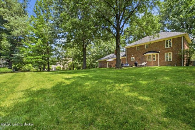704 Evergreen Rd, Anchorage, KY 40223