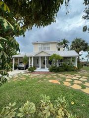 2579 2nd ST, Fort Myers, FL 33901