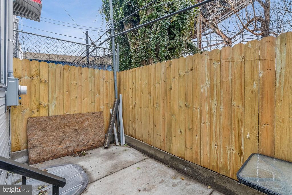 Image 11 of property listing at 3211 LATONA ST, Philadelphia, PA 19146