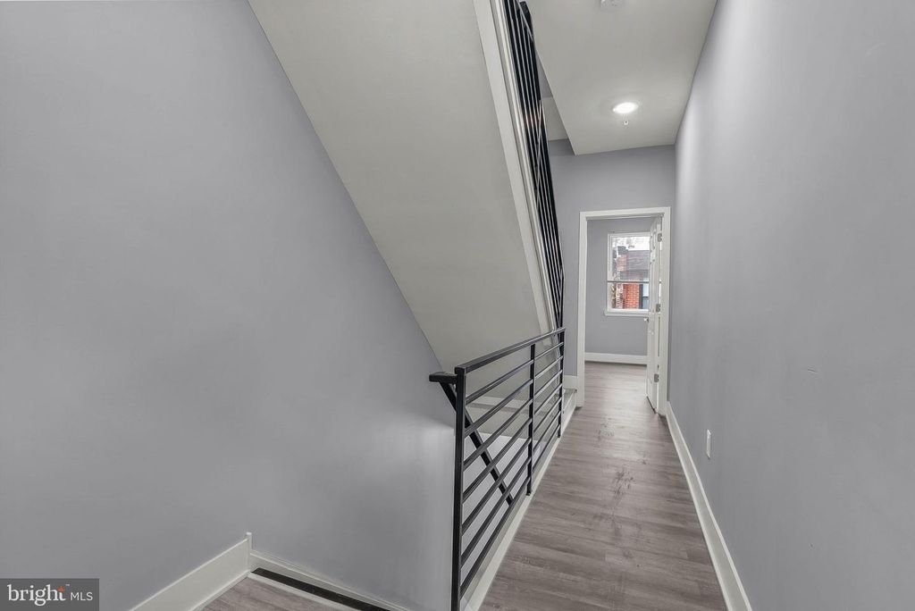 Image 12 of property listing at 3211 LATONA ST, Philadelphia, PA 19146