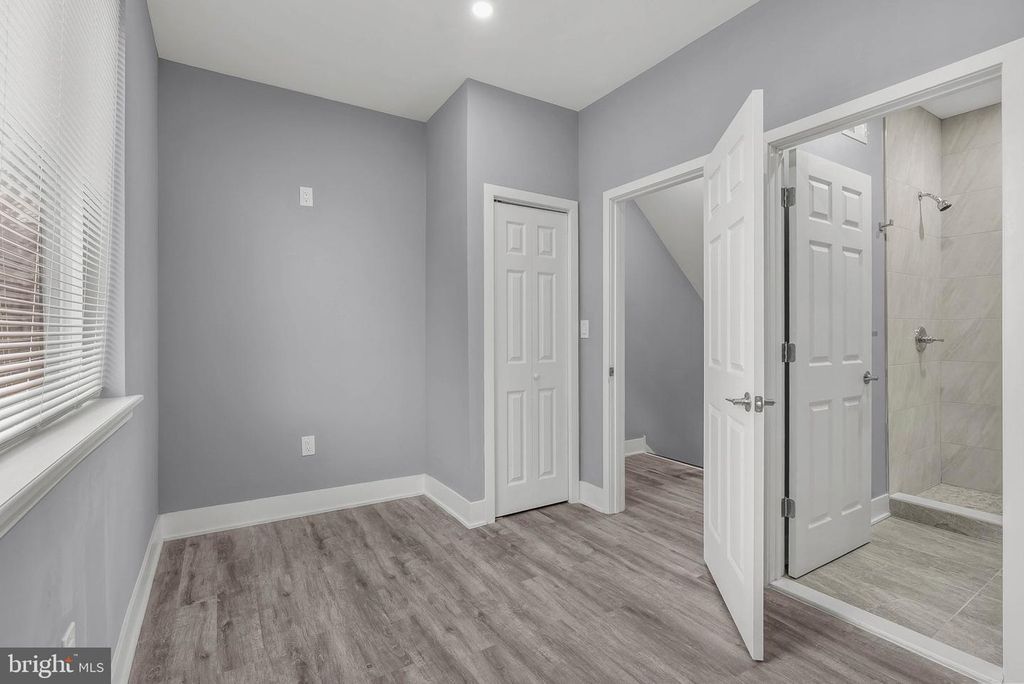 Image 14 of property listing at 3211 LATONA ST, Philadelphia, PA 19146