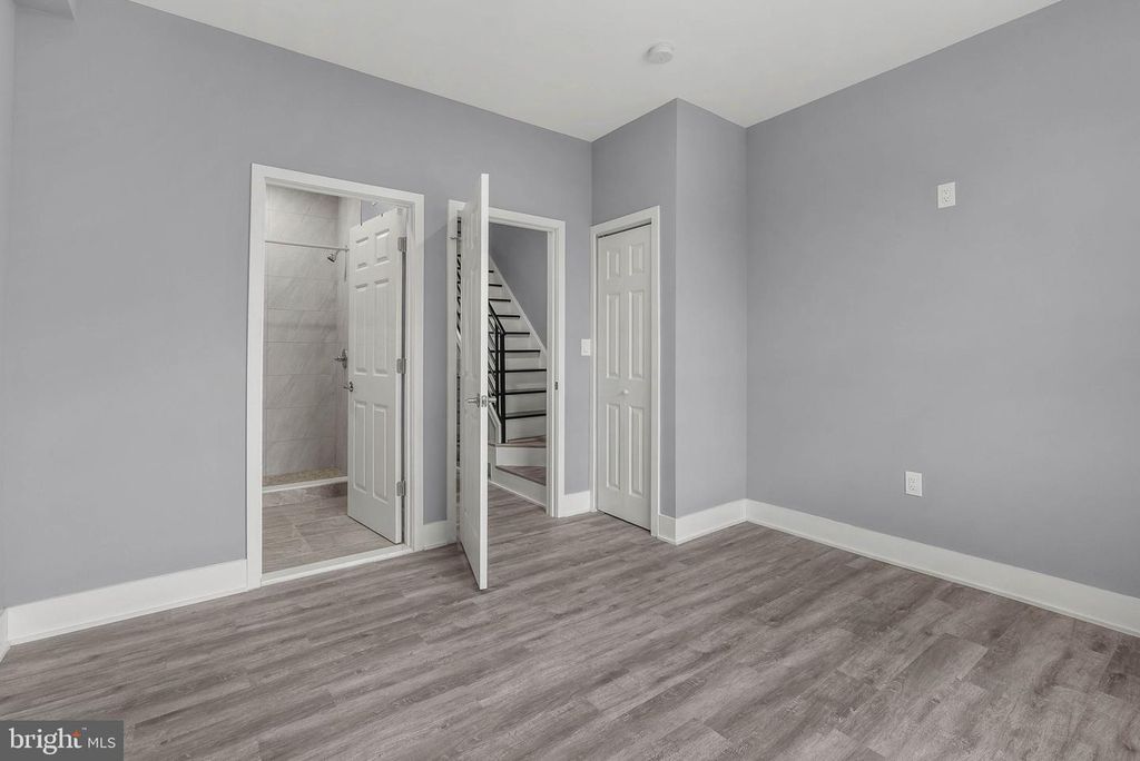 Image 17 of property listing at 3211 LATONA ST, Philadelphia, PA 19146