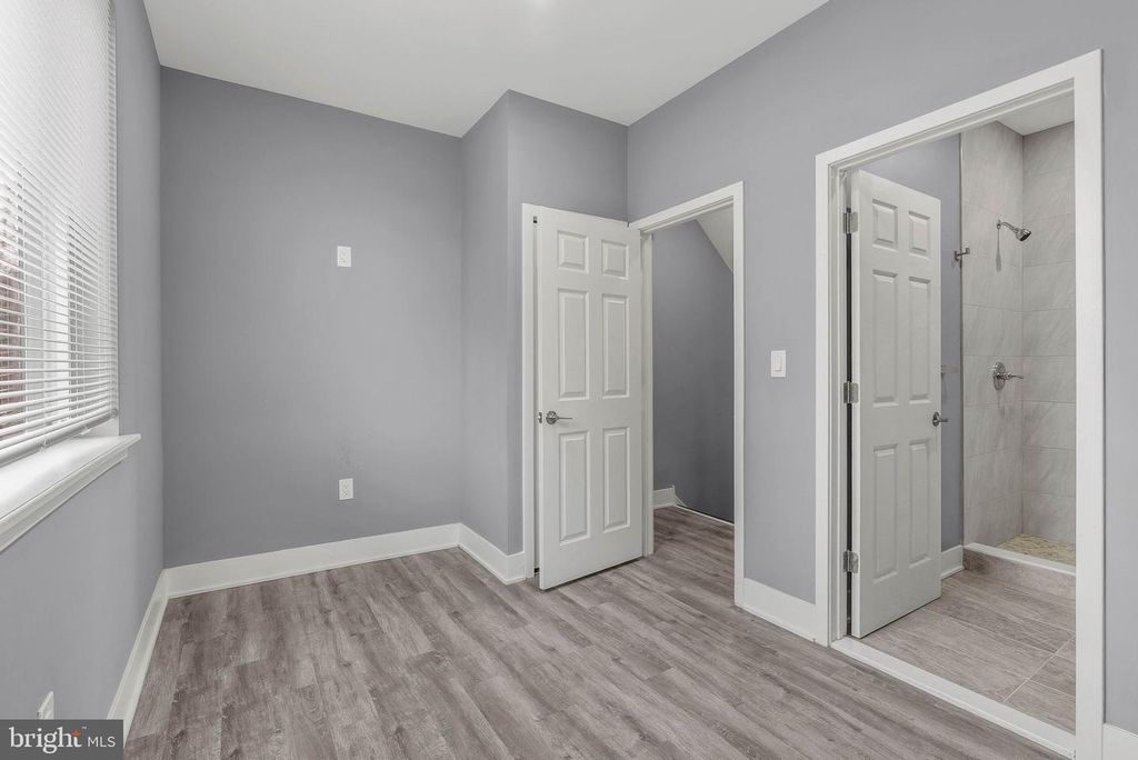 Image 19 of property listing at 3211 LATONA ST, Philadelphia, PA 19146