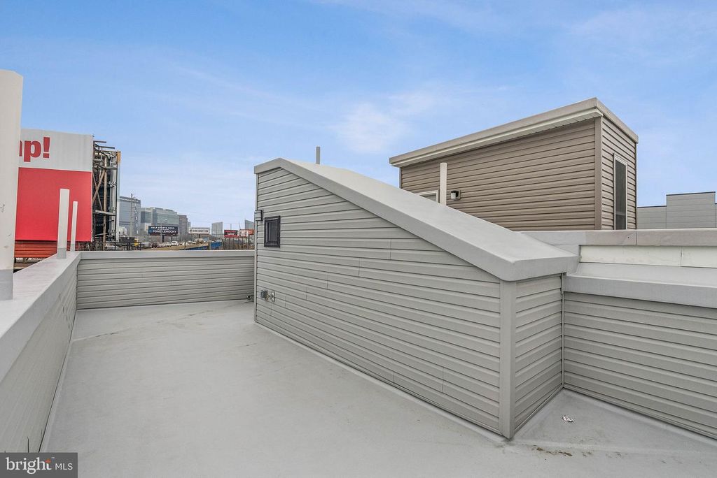 Image 25 of property listing at 3211 LATONA ST, Philadelphia, PA 19146