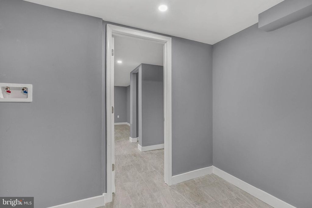 Image 26 of property listing at 3211 LATONA ST, Philadelphia, PA 19146