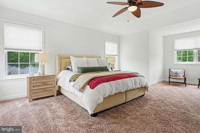 56 LONG MEADOW RD, Royersford, PA 19468