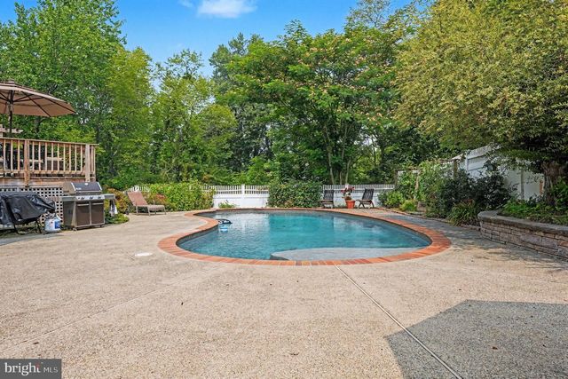 56 LONG MEADOW RD, Royersford, PA 19468