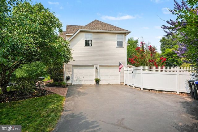 56 LONG MEADOW RD, Royersford, PA 19468