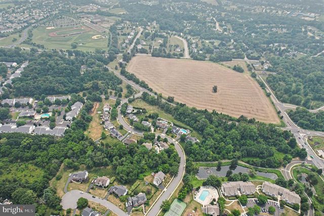 56 LONG MEADOW RD, Royersford, PA 19468