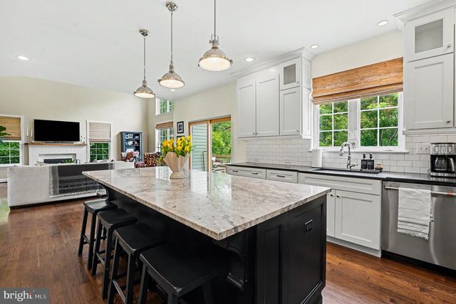 56 LONG MEADOW RD, Royersford, PA 19468