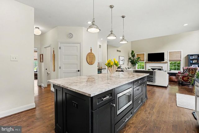 56 LONG MEADOW RD, Royersford, PA 19468