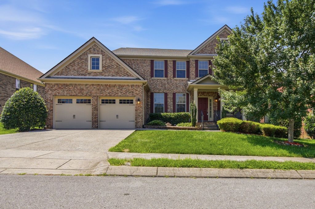 410 Valley Spring Dr, Mount Juliet, TN 37122