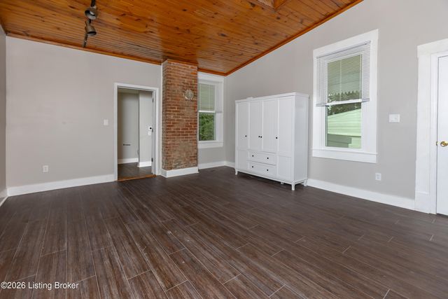 1661 Story Ave, Louisville, KY 40206