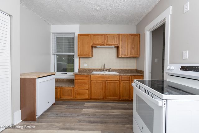 1661 Story Ave, Louisville, KY 40206