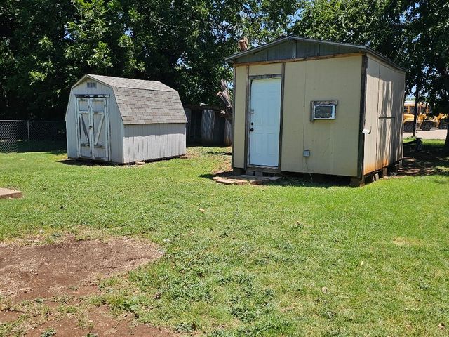 536 N Bryant Avenue, Midlothian, TX 76065