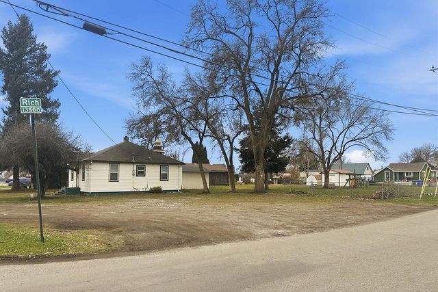 4319 N Evergreen Rd, Spokane, WA 99216