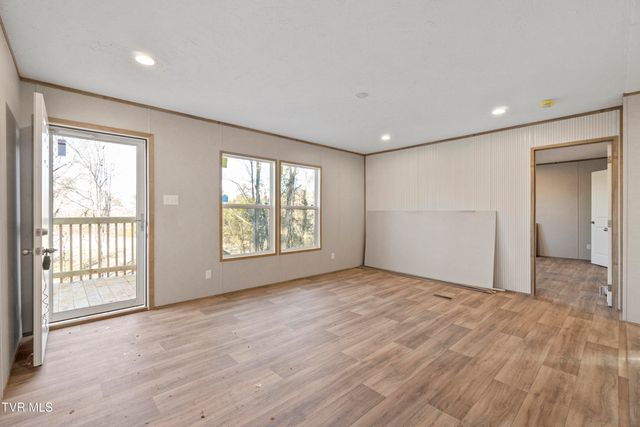 1512 Red Bud Dr, Newport, TN 37821