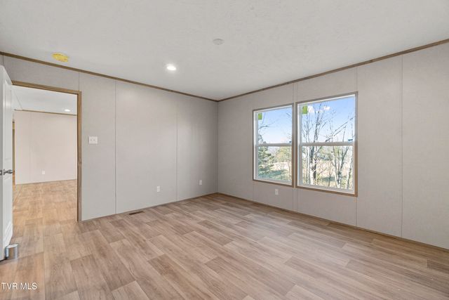 1512 Red Bud Dr, Newport, TN 37821