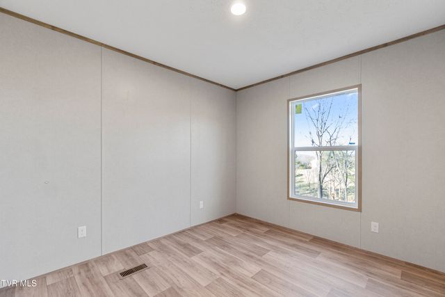 1512 Red Bud Dr, Newport, TN 37821