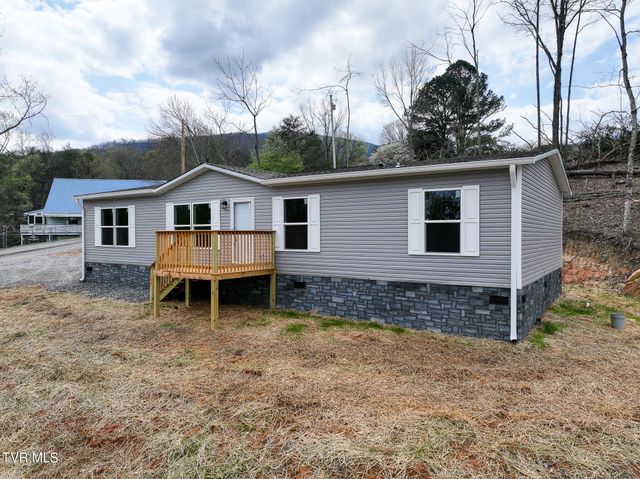 1512 Red Bud Dr, Newport, TN 37821