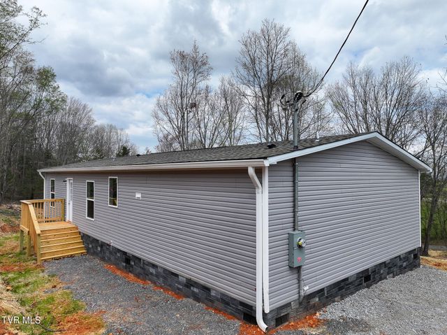 1512 Red Bud Dr, Newport, TN 37821