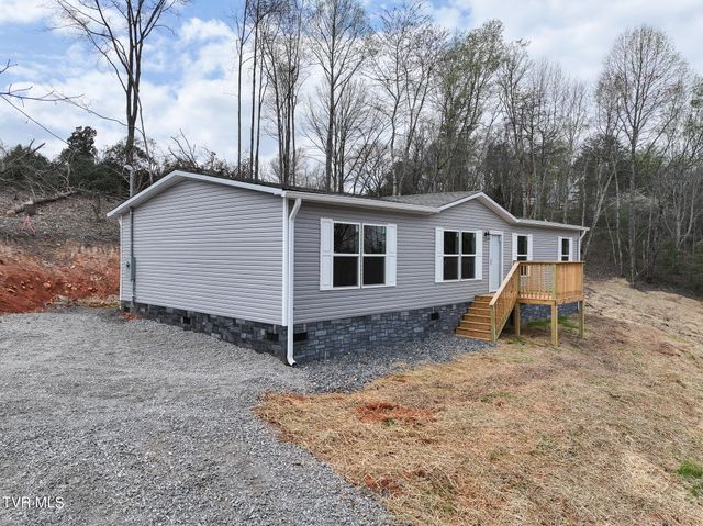 1512 Red Bud Dr, Newport, TN 37821