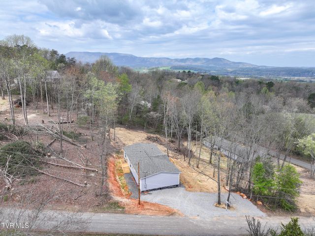 1512 Red Bud Dr, Newport, TN 37821