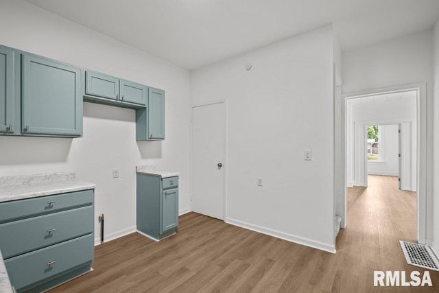 2025 W 3RD Street, Davenport, IA 52802