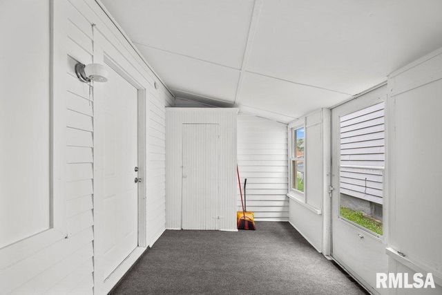 2025 W 3RD Street, Davenport, IA 52802