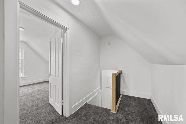 2025 W 3RD Street, Davenport, IA 52802