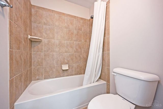 3220 Linwood Avenue, Cincinnati, OH 45226