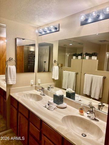 12222 N PARADISE VILLAGE Parkway 321, Phoenix, AZ 85032