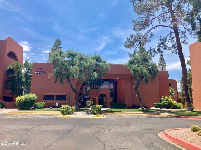 12222 N PARADISE VILLAGE Parkway 321, Phoenix, AZ 85032