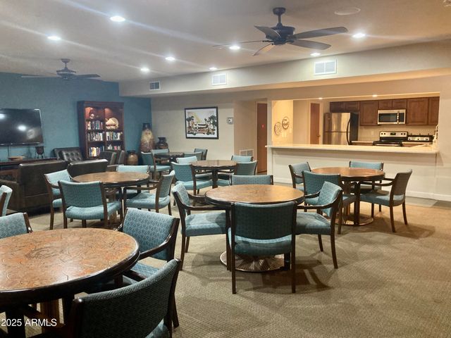 12222 N PARADISE VILLAGE Parkway 321, Phoenix, AZ 85032