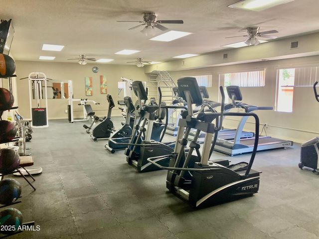 12222 N PARADISE VILLAGE Parkway 321, Phoenix, AZ 85032